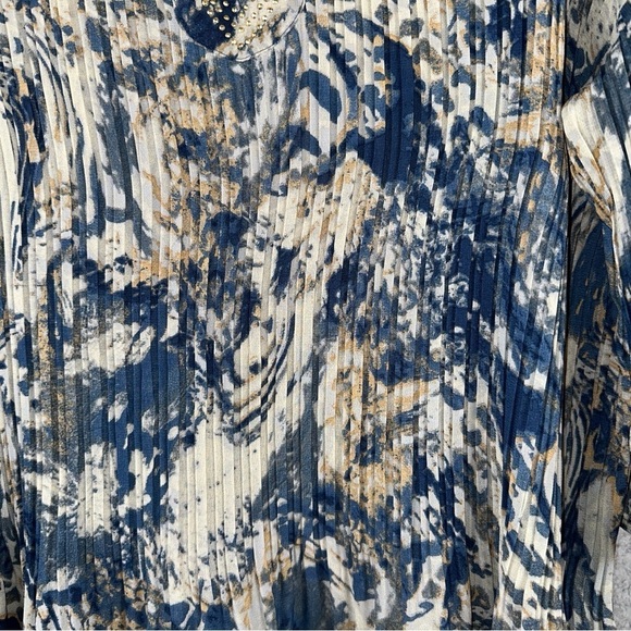 Maggie Barnes Top Womens 2X Blue Watercolor Catherine's Pleated Studded Tunic - Picture 3 of 10